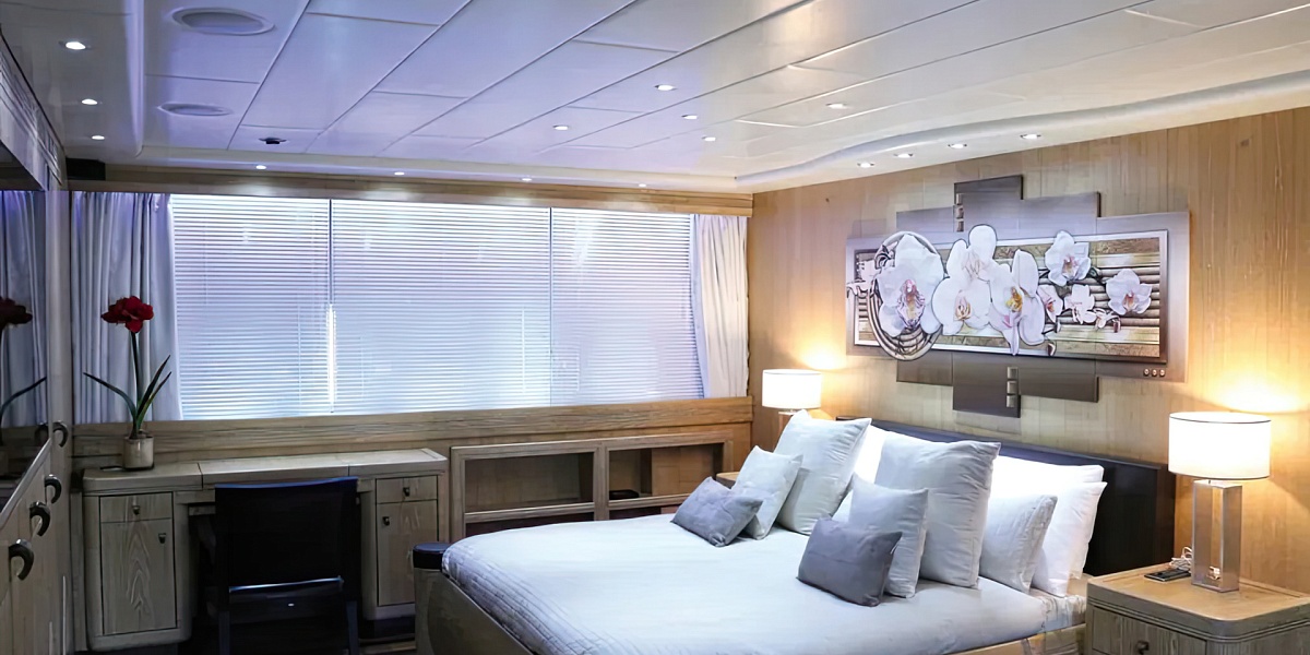 Аренда моторной яхты Mangusta 108 JFF во Франции